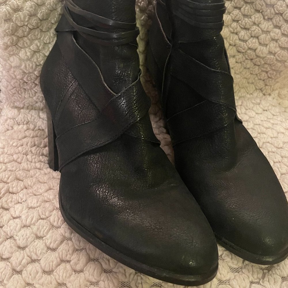 Vince Camuto leather black boots with strappy detail